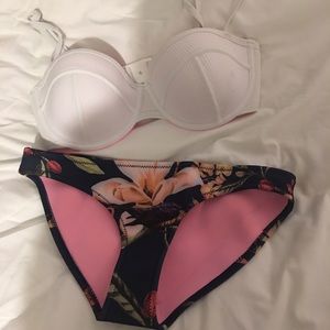 TRIANGL small++ top and small bottom