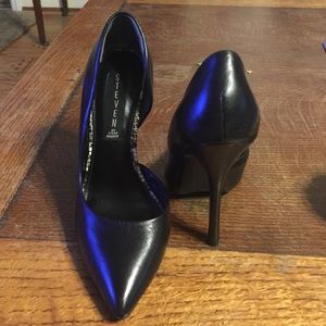STEVEN by Steve Madden Black pumps