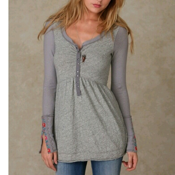 Free People Tops - Free People floral cuff henley / disco polo tunic