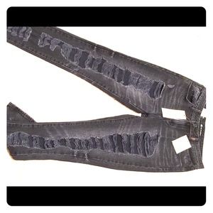 📢📢Distressed Levi Jeans📢📢