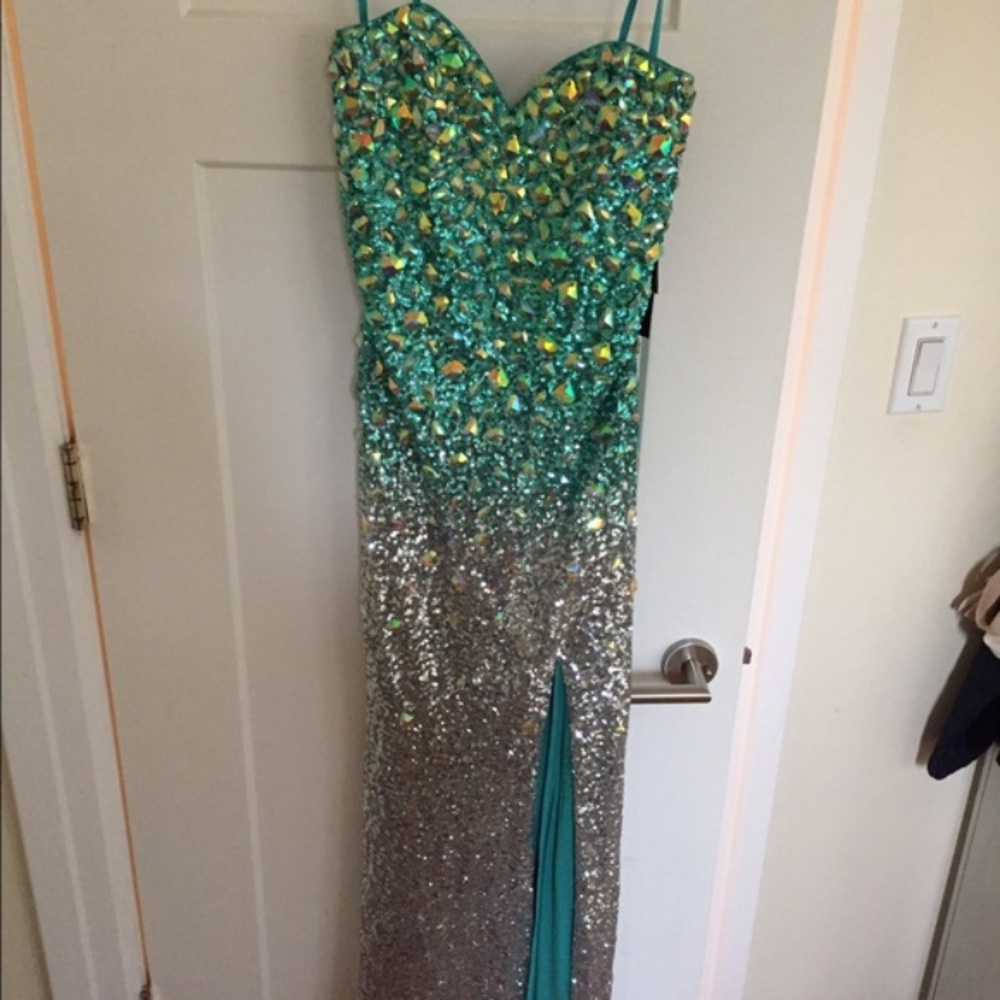 Rhinestone Prom Dress La Femme NWT sequins - Picture 5 of 6