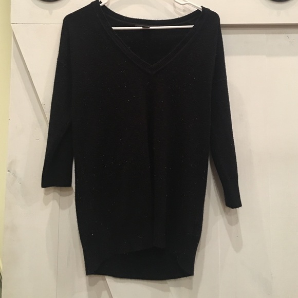 Black quarter sleeve v neck sweater