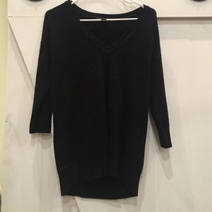Black quarter sleeve v neck sweater