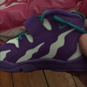 Toddler size 5c Nike!