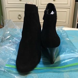 Vince Camuto wedges