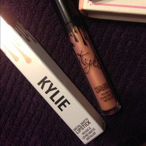 💄Kylie matte metal. Heir