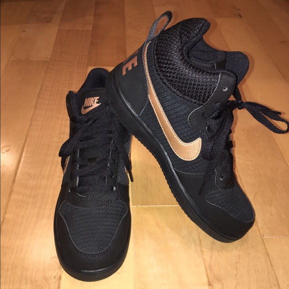 nike black and rose gold shoes