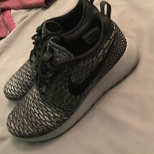 Women's roshe one flyknit