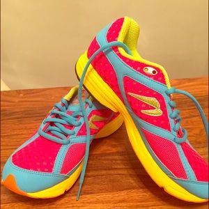 Newton Gravity size 7