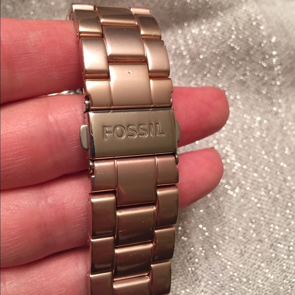 Fossil light pink watch - Picture 3 of 4
