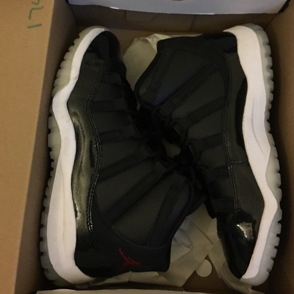 Jordan Retro 11. Size 2.5 Youth