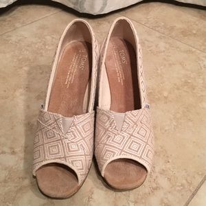Toms wedges size 7