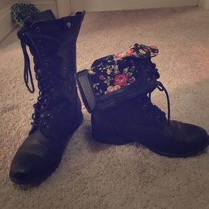 Combat boots