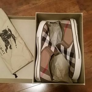 Burberry tennis shoes