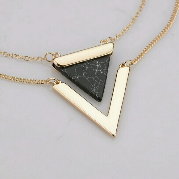 LAST ONE  NWT GEOMETRIC TRIANGLE NECKLACE - Picture 2 of 7