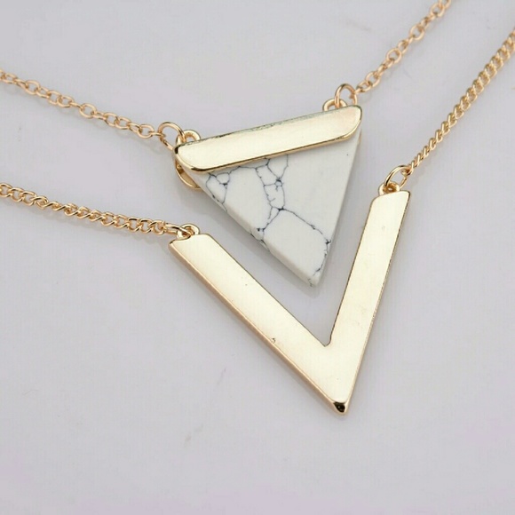 LAST ONE  NWT GEOMETRIC TRIANGLE NECKLACE - Picture 3 of 7