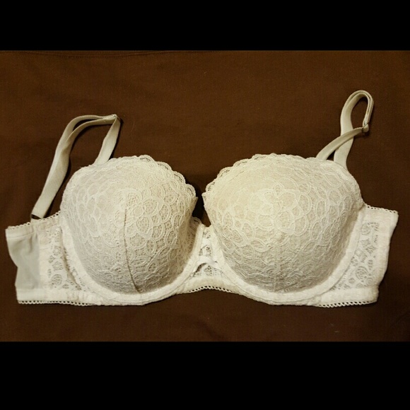 Victoria's Secret Bra  (34 ddd)