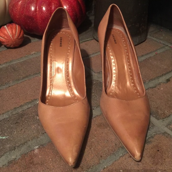 Very sexy BRONX heels a must have