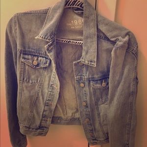 Gap light wash denim jacket size medium