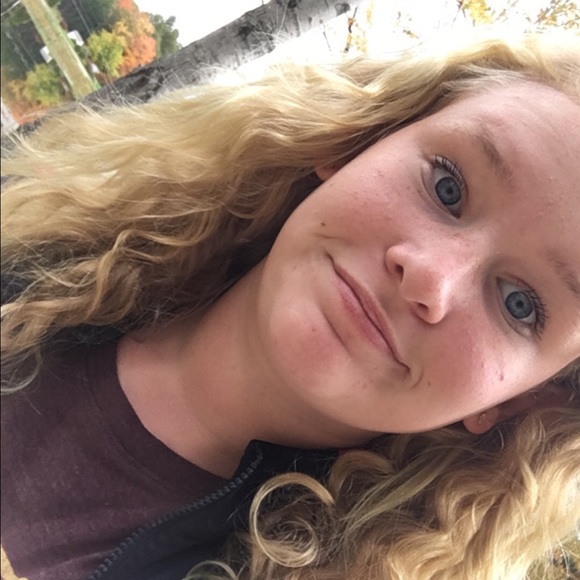 Meet your Posher, Danielle - Picture 1 of 1