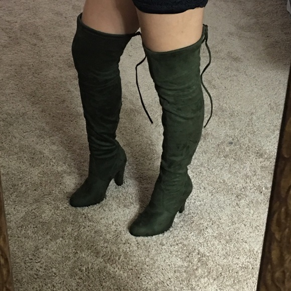 💋🎉Host Pick 🎉💋🍁Dark Olive knee high boots🍁 - Picture 2 of 3