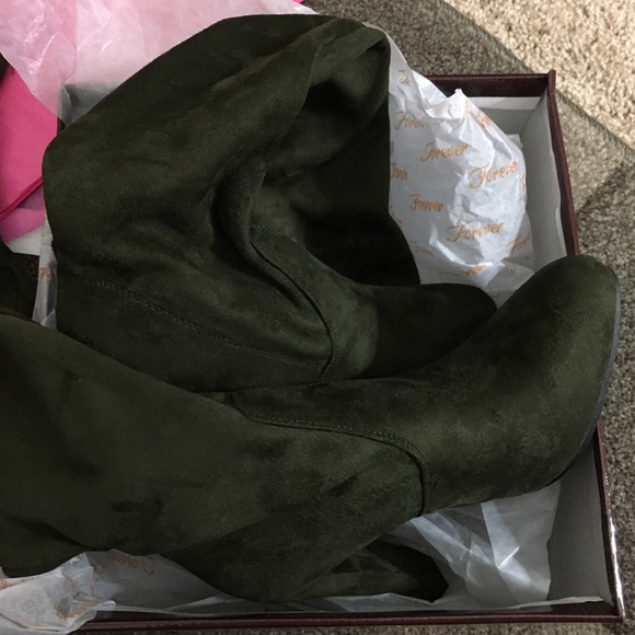 💋🎉Host Pick 🎉💋🍁Dark Olive knee high boots🍁 - Picture 3 of 3