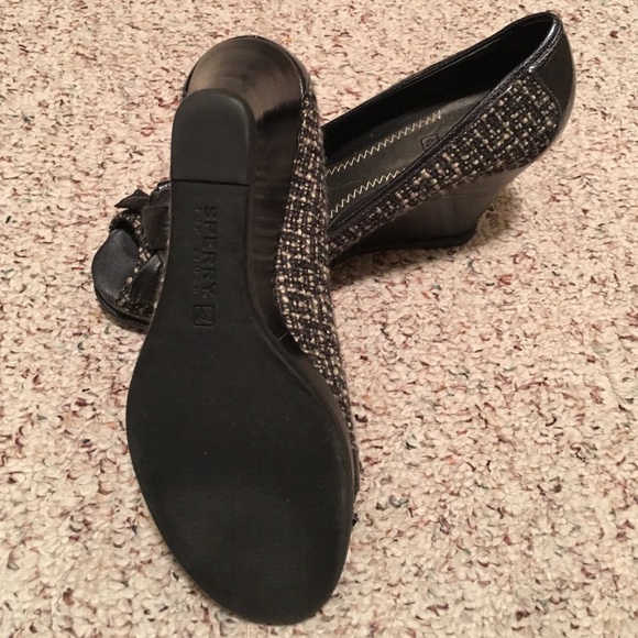 SPERRY Top-Sider tweed wedges.  Heel is 4" tall - Picture 3 of 4