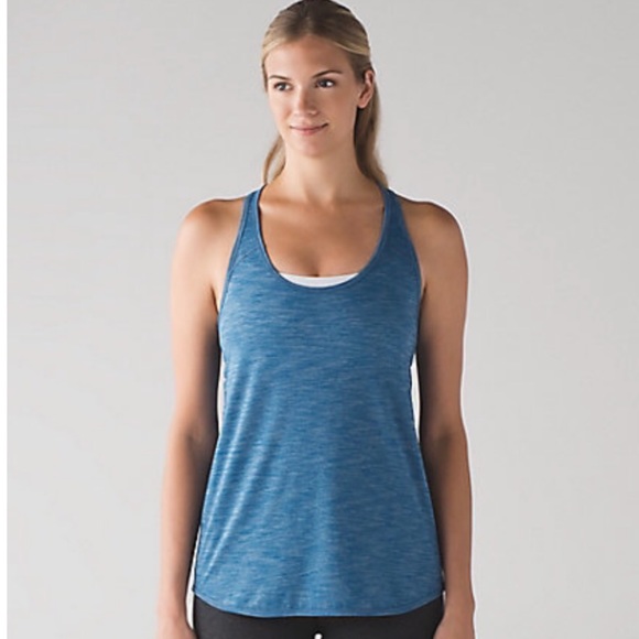 NWT Lululemon Essential Tank - Picture 3 of 4