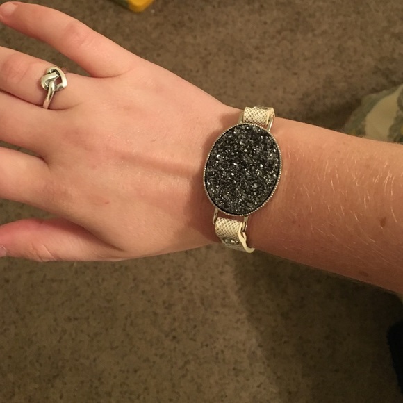 Natural stone and leather bracelet