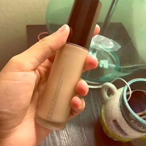 Becca backlight primer