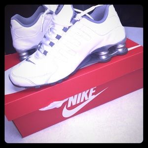 Woman's NIKE SHOX NZ