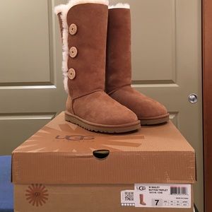 UGG Bailey Button Triplet