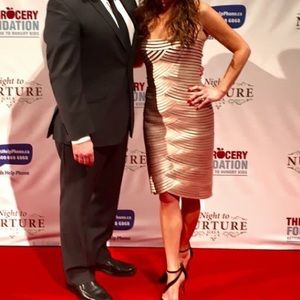 BCBGMaxazria champagne/black hypnotized dress SZ 6