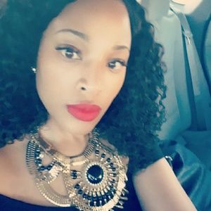 Meet your Posher, Melledee