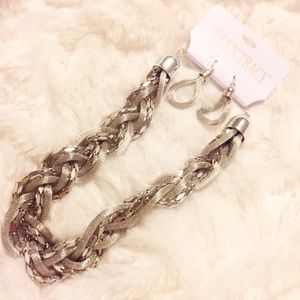 NWT 🎁ELLEN TRACY Silver Necklace & Earring Set🎁