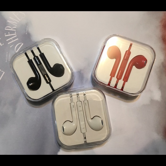 3 Earphones