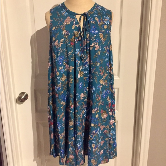 SOLD Small floral tunic with tie in the front