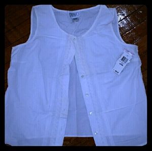 White sleeveless blouse