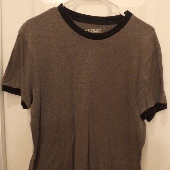 Old Navy size M men's grey shirt sleeve tshirt