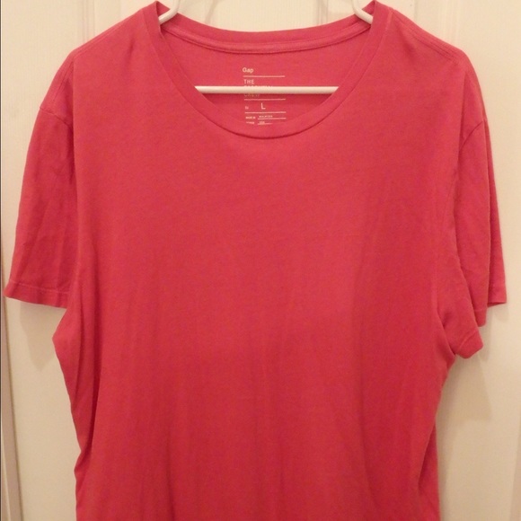Gap size L men's bright red shirt sleeve t-shirt