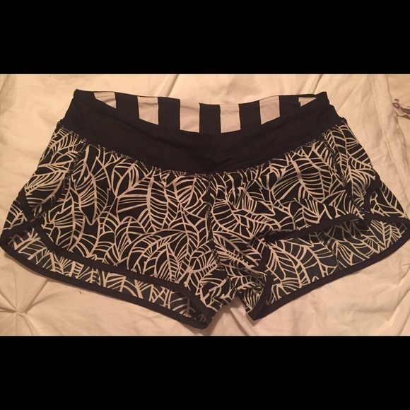 Auth lululemon pretty palm speed shorts