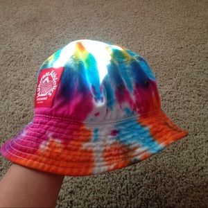 Bucket hat