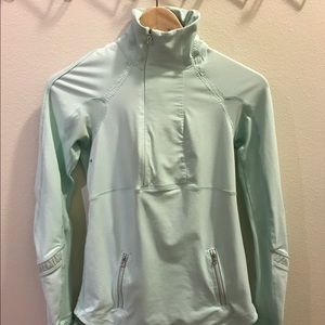 Lululemon mint green 1/2 zip up size 4