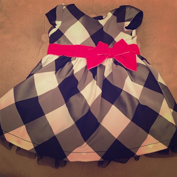 ❤️Black and white checkered dress with a red bow❤️