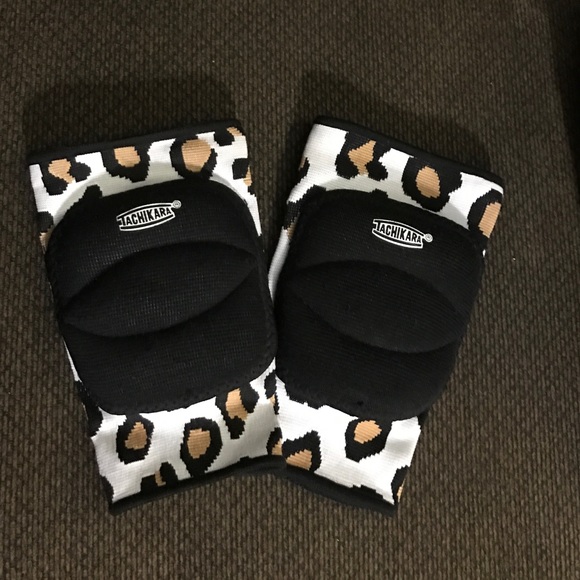 Tachikara volleyball knee pads