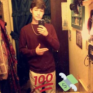 Meet your Posher, Levi