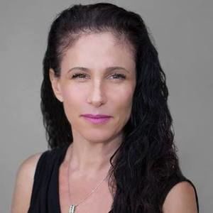 Meet your Posher, Hana