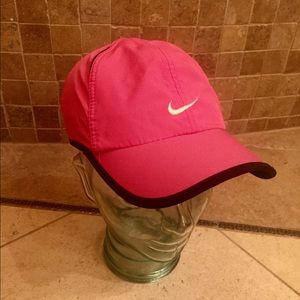 NIKE Dri-Fit Hat Dark Pink