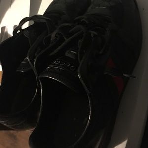 Gucci shoe,black size 9.