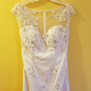 WEDDING OR PROM DRESS